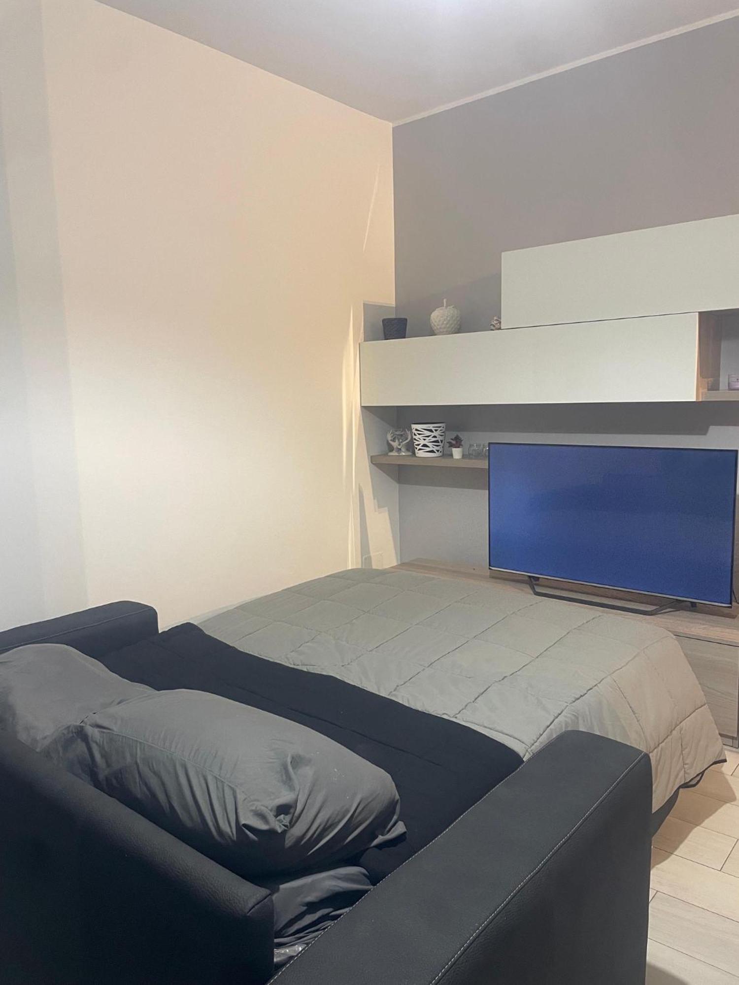 Shining House In Milan Apartment — Photos 1
